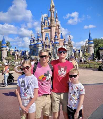 Neil Patrick Harris et sa petite famille étaient en vadrouille à Disneyland.