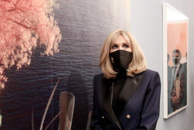 Brigitte Macron lors de l'exposition de la photographe française Natacha Lesueur à la Villa Medicis 