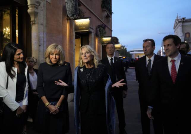 Brigitte Macron et Jill Biden complices lors d'un déjeuner à Rome