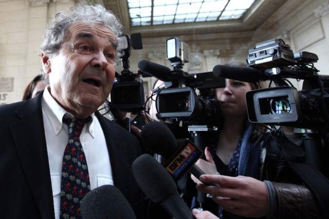 Pierre Perret devant le tribunal correctionnel de Paris en 2011 à propos d'une polémique concernant son amitié avec l'écrivain Paul Léautaud. 