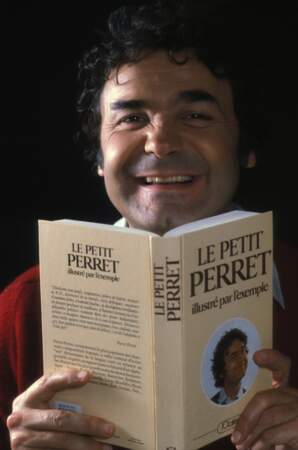Pierre Perret à écrit de nombreux livres sur la chanson, la cuisine, l'histoire... ainsi que pour la jeunesse. Ici en 1982.
