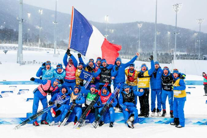 Richard Jouve, Hugo Lapalus , Clement Parisse, Maurice Manificat remportent le bronze au relais homme en ski de fond.