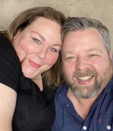 Si Chrissy Metz a été mariée de 2008 à 2014 au journaliste anglais Martyn Eaden, elle file aujourd'hui le parfait amour avec le parolier Bradley Collins, comme le montre leur selfie de Saint Valentin