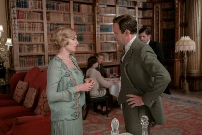 Après des échecs amoureux, Edith a épousé est interprété par Harry Hadden-Paton.