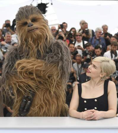 Chewie et Emilia Clarke stars du photo-call de Solo en 2018