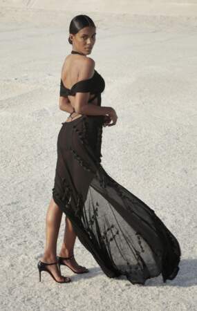 Tina Kunakey, sublime dans sa robe transparente.