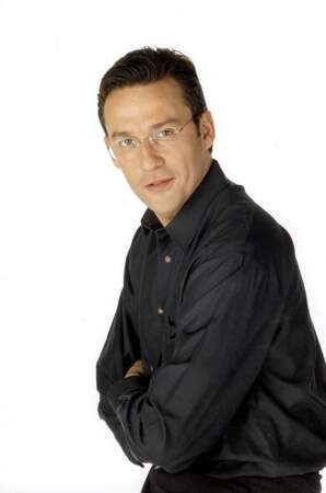 En 2008, il quitte TF1 pour France 2 et produit des programmes pour Direct 8 (devenu C8).