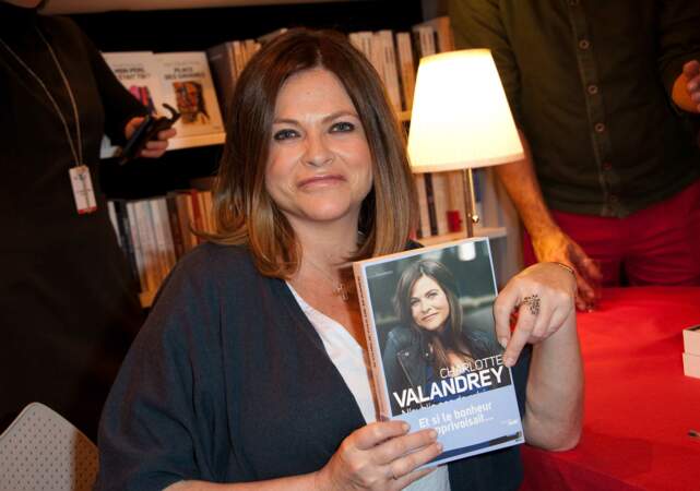 En 2013, Charlotte Valandrey publie son troisième livre "N'oublie pas de m'aimer".