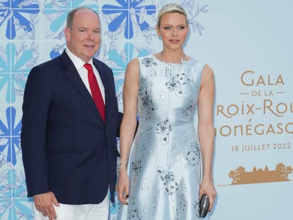 Ce lundi 18 juillet, le prince Albert de Monaco et la princesse Charlène ouvraient le Gala de la Croix-Rouge.