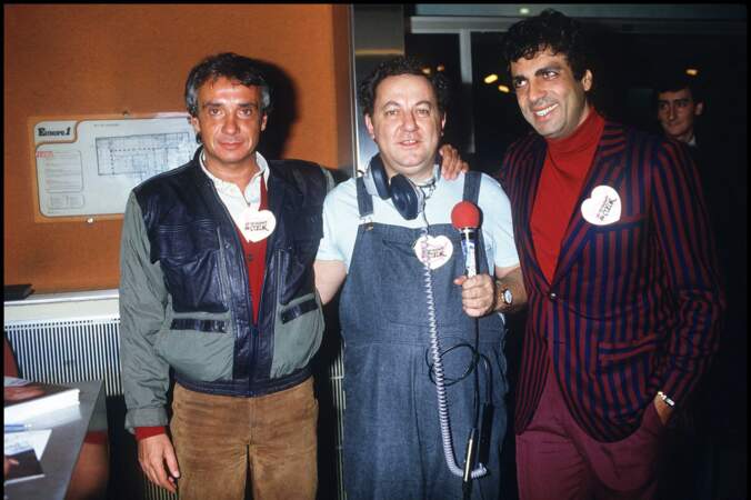 En 1985, le chanteur s'implique dans les Restos du coeur aux côtés de Coluche et Enrico Macias.