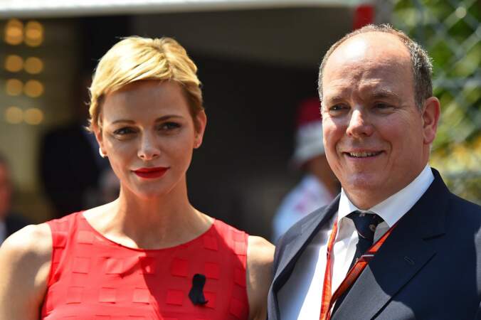 La complicité de la princesse Charlène et du prince Albert lors d'un tournoi de Formule 1 