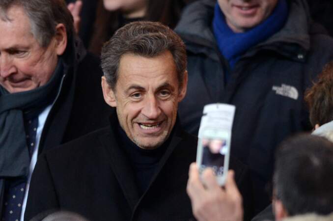 Grand fan de football et supporter numéro 1 du PSG, l’ancien président Nicolas Sarkozy était évidemment présent au premier match à domicile de son équipe de coeur.