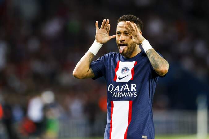 Mais que regardent-ils au juste ? Les grimaces de Neymar bien sûr, qui a particulièrement brillé lors de ce PSG-Montpellier.