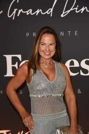 Laurence Jenk en robe argentée pour le dîner Trophées Forbes, ce vendredi 30 septembre, à Paris
