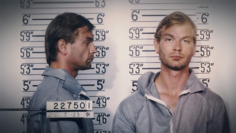 Surnommé « le cannibale de Milwaukee », Jeffrey Dahmer est un tueur en série américain qui a avoué avoir assassiné dix-sept jeunes hommes entre 1978 et 1991.