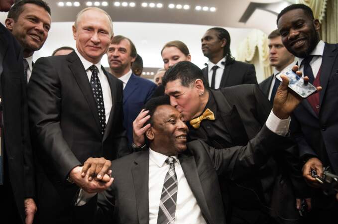 Avec son meilleur ennemi de toujours, Diego Maradona (et Poutine)