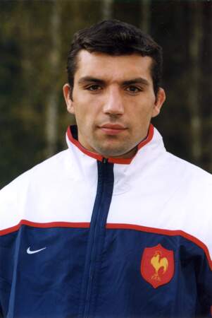 Sébastien Chabal a joué avec l'Équipe de France de rugby dès 2000. Il a alors 22 ans et joue dans le club de Bourgoin-Jallieu où il est surnommé Cartouche