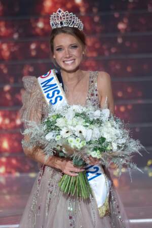 Après une année marquée par le Covid-19, Amandine Petit est élue Miss France 2021.