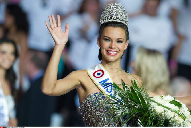 Marine Lorphelin (Miss Bourgogne) a remporté l'élection de Miss France 2013.