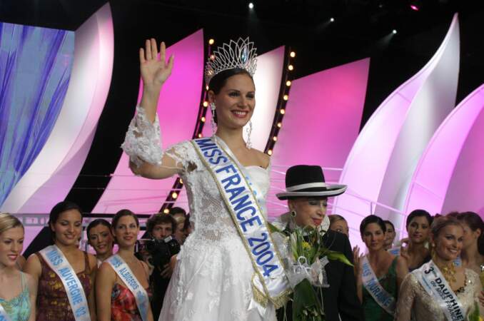 En 2004, c'est Laetitia Bléger qui est la nouvelle Miss France.