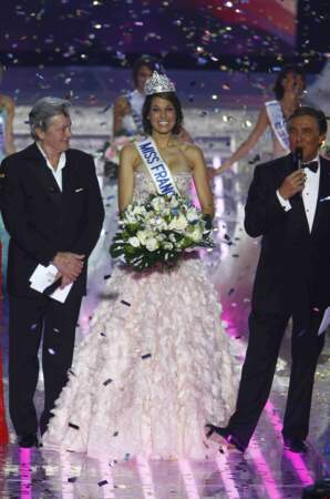 En 2011, c'est Alain Delon qui annonce à Laury Thilleman qu'elle devient Miss France 2011.