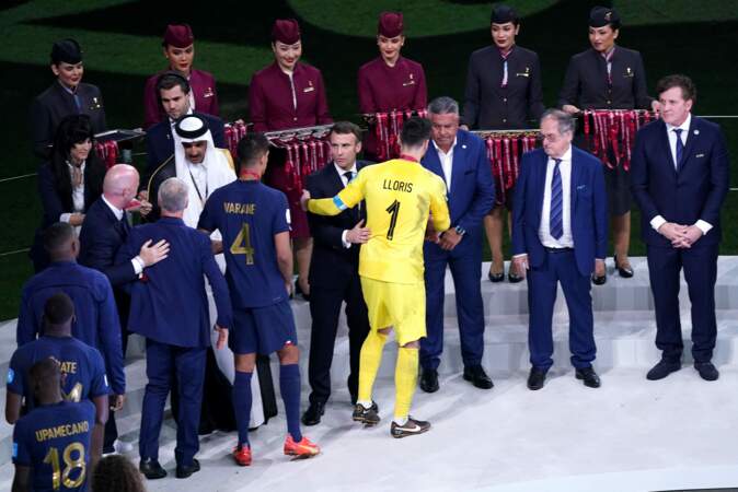 Le président Emmanuel Macron a tenu à soutenir les joueurs lors de la remise des prix