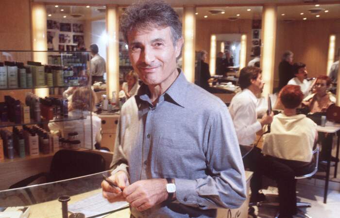 Le célèbre coiffeur Jean-Marc Maniatis est décédé le 1er janvier à  l'âge de 80 ans.