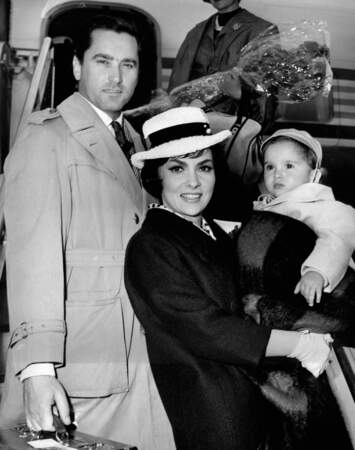 Gina Lollobrigida en famille avec son mari Milko Skofic et leur fils Milko Skofic Junior (1959).