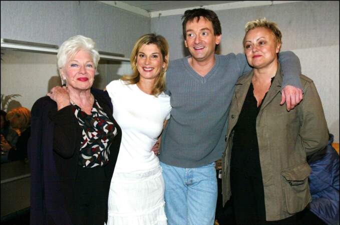 Pierre Palmade avec ses amies Michelle Laroque, Muriel Robin et Line Renaud en 2002.