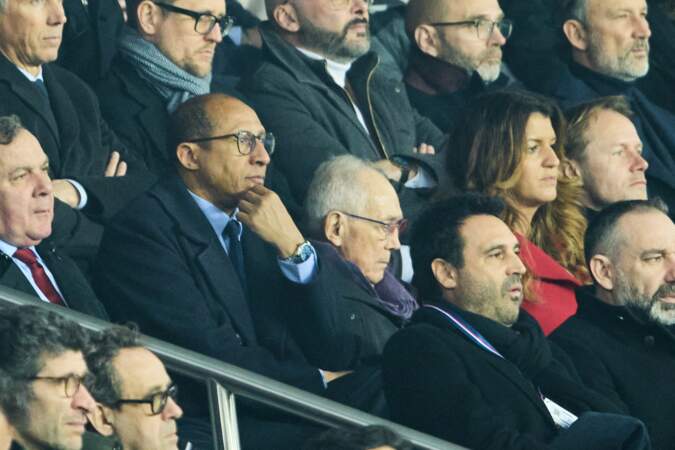 Marlène Schiappa, très concentrée, au côté de Philippe Diallo, le président par intérim de la FFF