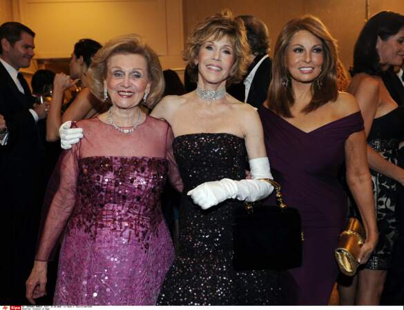 Raquel Welch est à classer au rang des grandes actrices hollywoodiennes - ici à droite, aux côtés de Jane Fonda. 