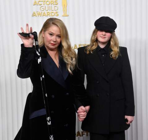 Christina Applegate complice avec sa fille lors d'une rare apparition depuis l'annonce de sa maladie à la 29e cérémonie des SAG Awards 