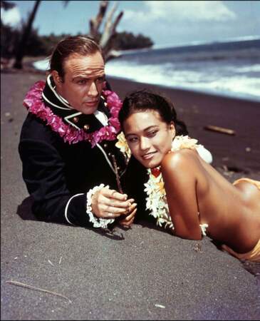 Mais en 1962, il quitte Movita pour Tarita Teriipaia, actrice polynésienne qu'il rencontre sur le tournage du film Les révoltés du Bounty.