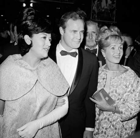 En 1960, il se remarie avec l'actrice mexicaine Movita Castaneda, ici à gauche.