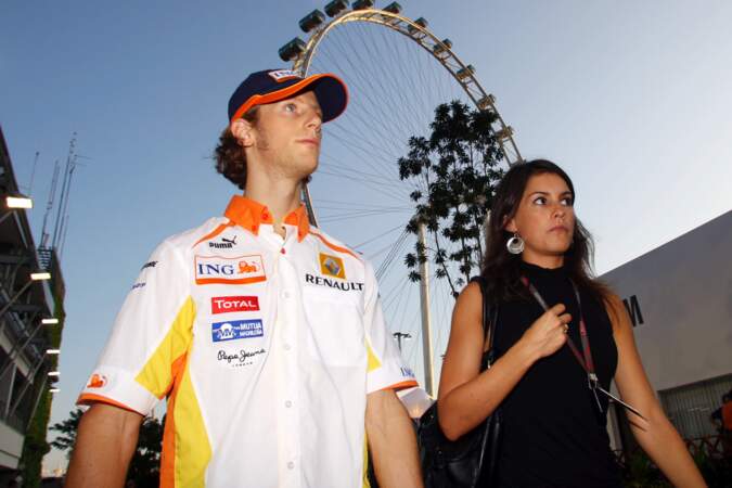 Marion Jollès accompagne régulièrement son mari lors de Grand Prix, comme ici en 2009 à Singapour. 