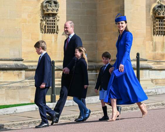 William et Kate accompagnés de leurs trois enfants se sont rendus à la messe de Pâques à la chapelle Saint-Georges de Windsor ce 9 avril 2023