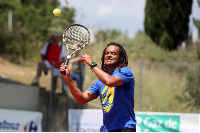 Yannick Noah dans le quartier de La Mosson à Montpellier pour l'inauguration de terrains de tennis par son association Fet le Mur, en 2008.
