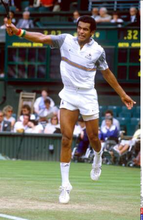 Le joueur Français en 1985 à Wimblebon où il a été sorti au 3e tour du tournoi du Grand Chelem. 