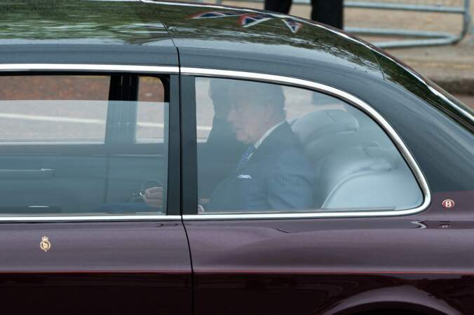 Le roi Charles III et la reine Camilla arrivent au palais de Buckingham avant leur couronnement