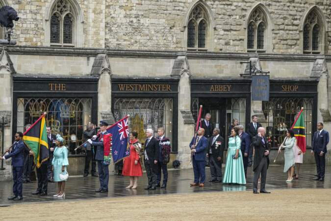 D'autres invités arrivent au couronnement du roi Charles