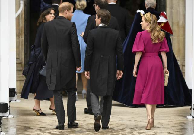 Le prince Harry esty entré à Westminster avec la princesse Beatrice et le mari de celle-ci, Edoardo Mapelli Mozzi