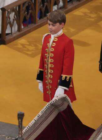 Le prince George, 9 ans, a pris son rôle de page très à coeur