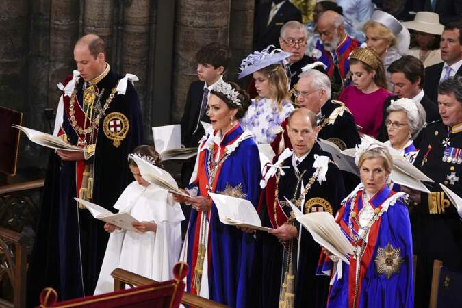 Finalement, le prince Louis n'a pas assisté à l'intégralité de la cérémonie probablement parce qu'il était trop fatigué...