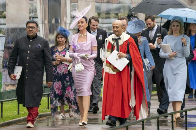 Katy Perry aux abords de l'abbaye de Westminster