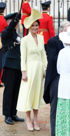 L''apparition remarquée de Pippa Middleton, en jaune tendre 
