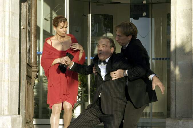 Michel Cordes avec Cécilia Hornus et Thierry Ragueneau dans une scène de Plus belle la vie.