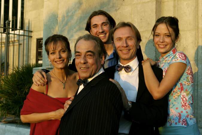 Michel Cordes, accompagné de la famille Marci : Cécilia Hornus (Blanche), Geoffrey Sauveaux (Lucas), Thierry  Ragueneau (François) et Dounia Coessens (Johanna)