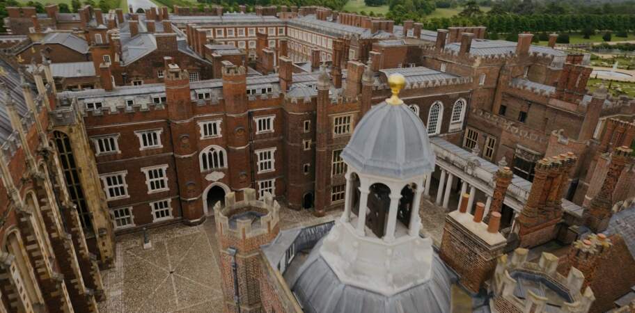 Autre palace marquant de cette série dérivée, il y a le palais de la princesse Augusta (Michelle Fairley).