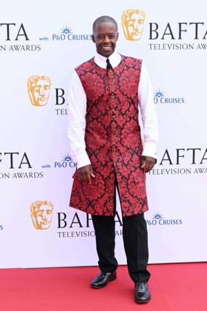 Adrian Lester, la star de la série Les arnaqueurs VIP, a lui aussi pris la pose sur le tapis rouge des BAFTA Awards