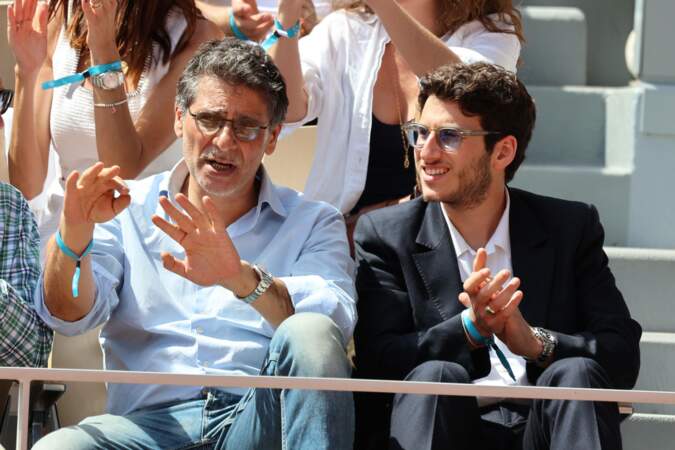 Pascal Elbé et son fils Léo dans les tribunes de Roland-Garros